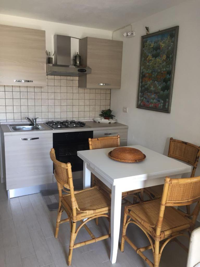 Blue Portrait House Apartment Golfo Aranci Luaran gambar