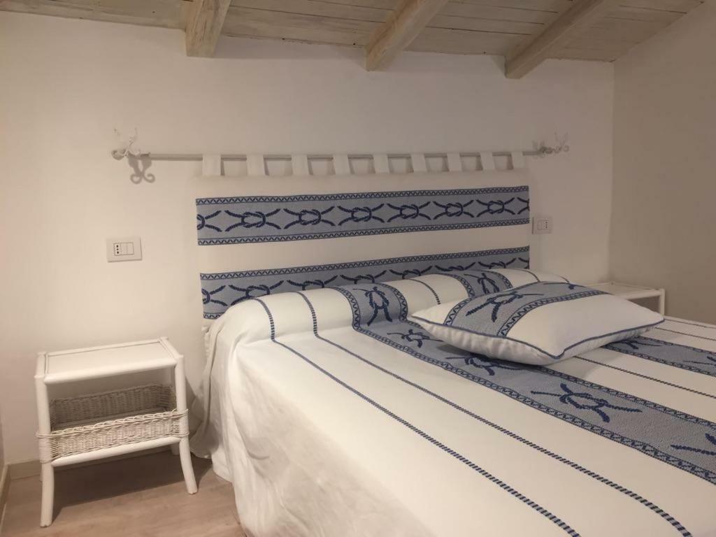 Blue Portrait House Apartment Golfo Aranci Luaran gambar