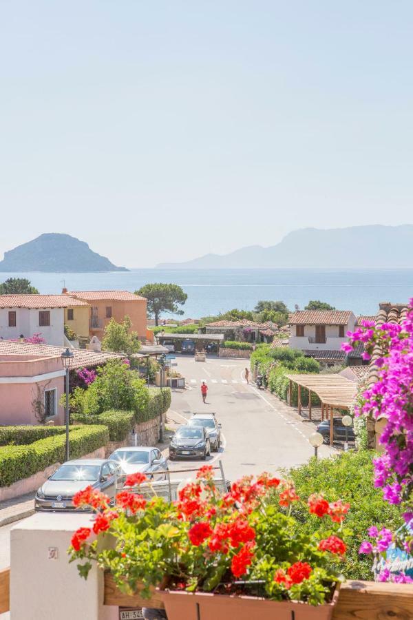 Blue Portrait House Apartment Golfo Aranci Luaran gambar