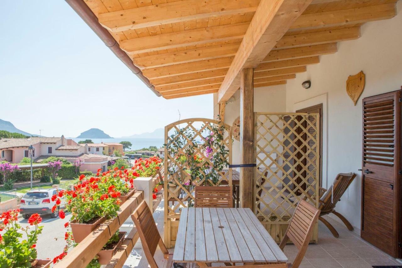 Blue Portrait House Apartment Golfo Aranci Luaran gambar