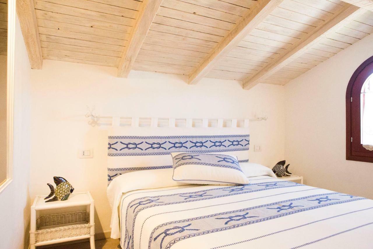 Blue Portrait House Apartment Golfo Aranci Luaran gambar
