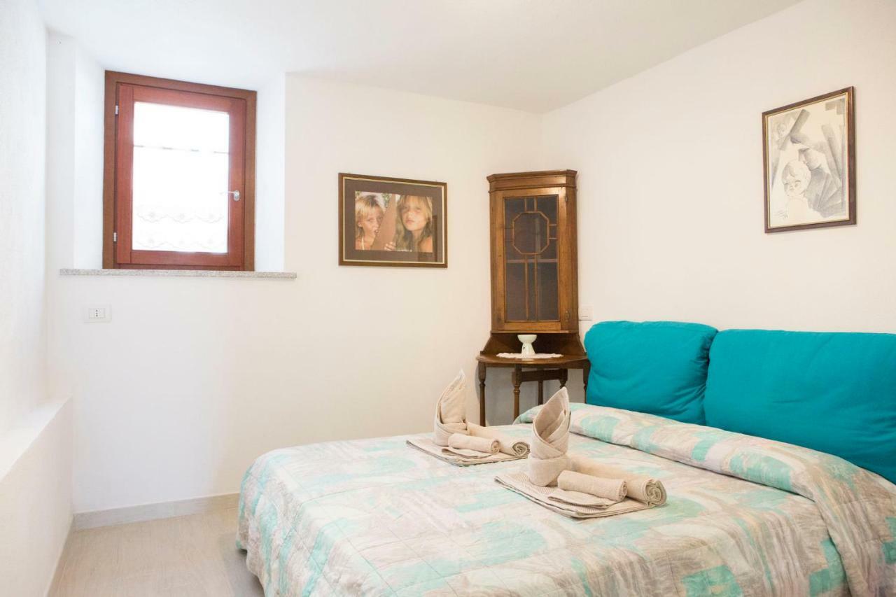 Blue Portrait House Apartment Golfo Aranci Luaran gambar