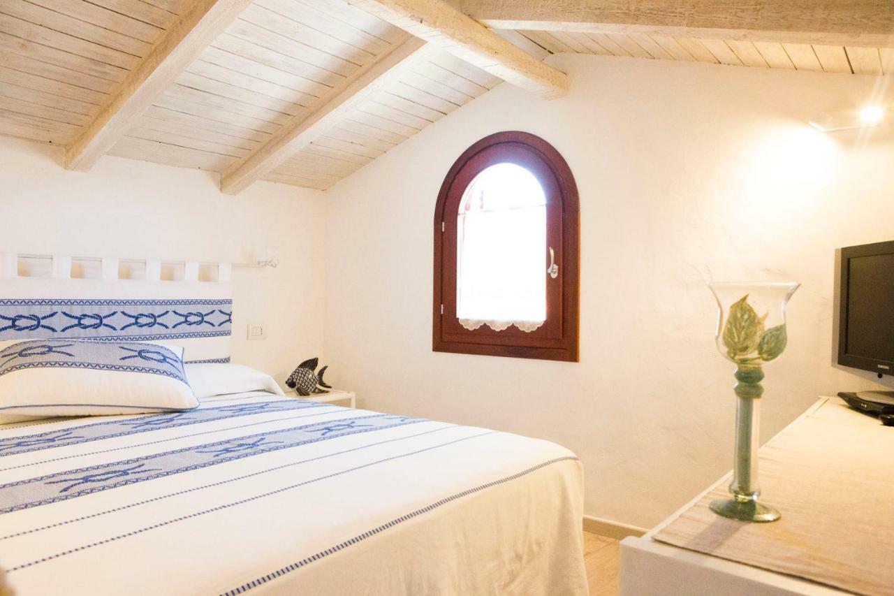 Blue Portrait House Apartment Golfo Aranci Luaran gambar